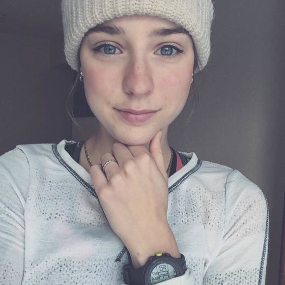 Meet your Posher, Julie - Picture 1 of 1